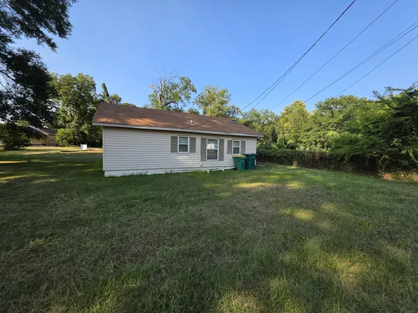 2105 & 2 W 16th St #2, Texarkana, TX 75501