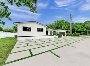 19830 NE 22nd Ave, Miami, FL 33180