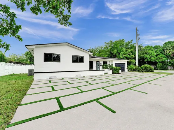 19830 NE 22nd Ave, Miami, FL 33180