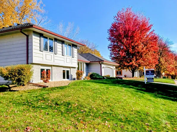 9235 Hyland Creek Rd, Bloomington, MN 55437