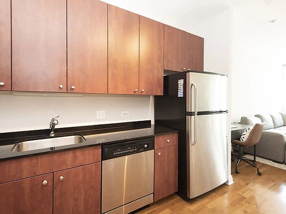 3rd image of 565 W Quincy St Unit 1804