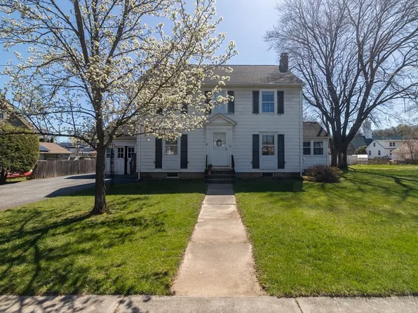 17 Raingley Rd, Greenfield, MA 01301
