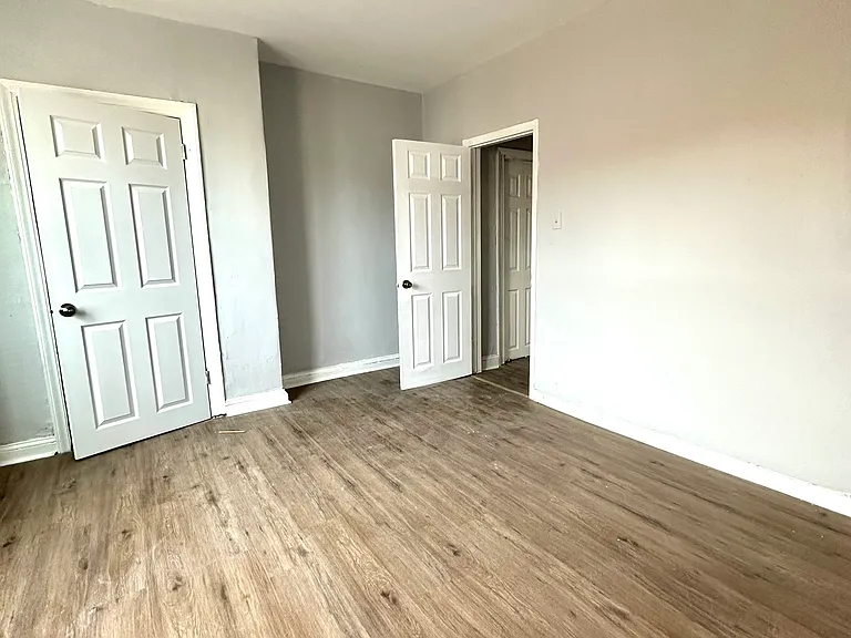 1452 S 27th St — Photo 11