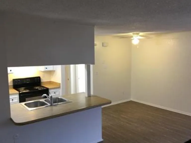 4162 Estrella Ave #1 — Photo 2