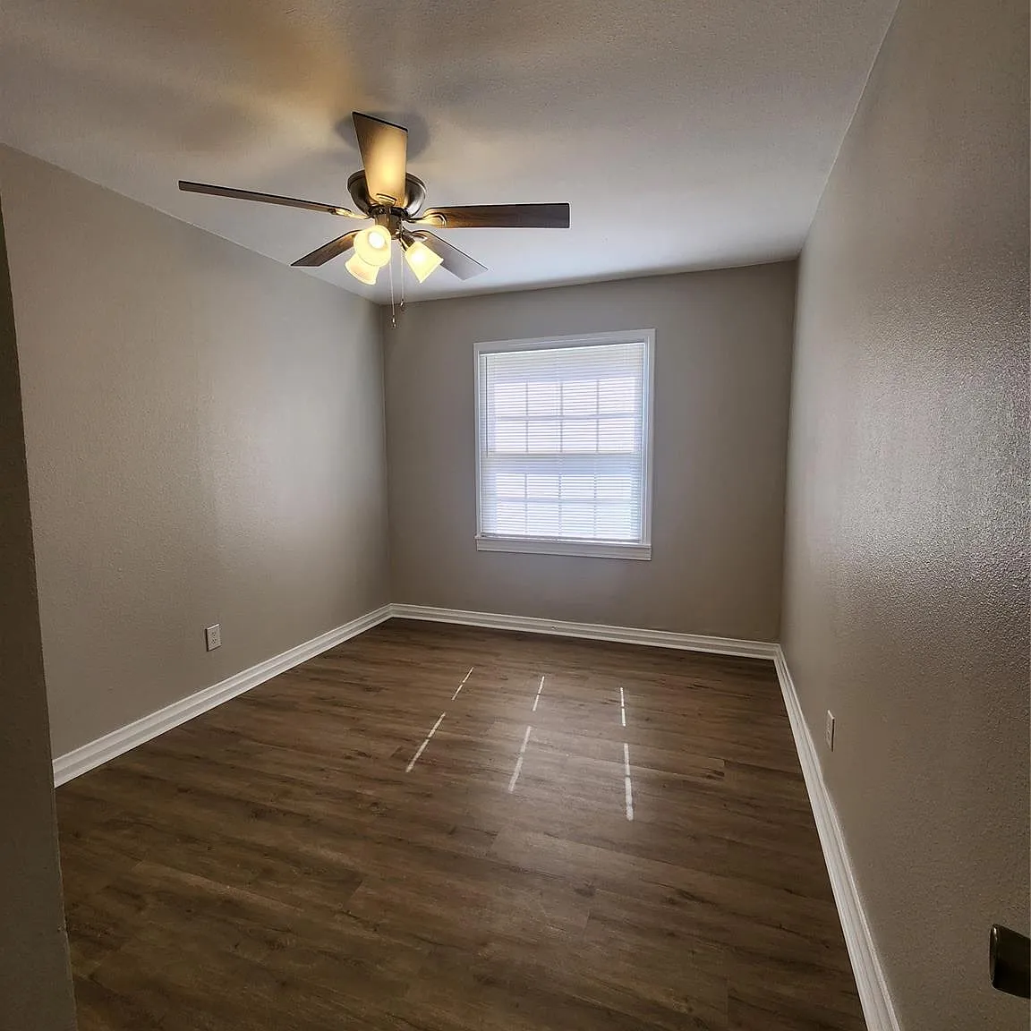 3 bed, 1.0 bath, 1024 sqft, $1,125 — Photo 3