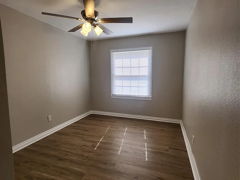138 W Marion St — Photo 3