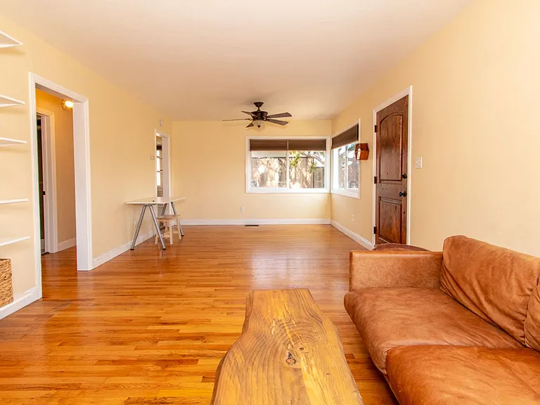 Well Maintained & Bright Detached 2 bed / 1 bath Home In Quiet Neighborhood of North Park - Peak ... — Photo 5