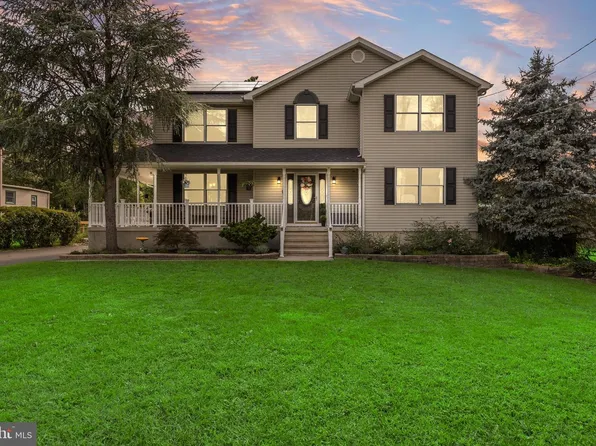 1102 S Fairview St, Riverside, NJ 08075