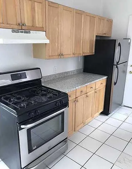 4 bed, $3,300 — Photo 3