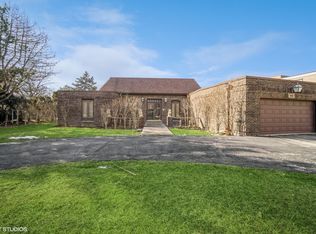 3451 Whirlaway Dr, Northbrook, IL