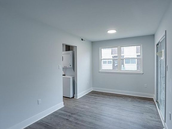 4th image of 20-6 Florence Tollgate Pl