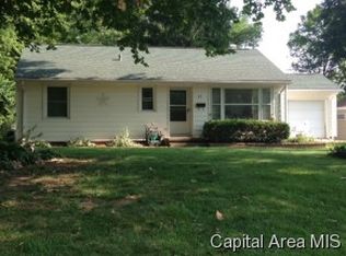 17 Circle Dr, Springfield, IL 62703