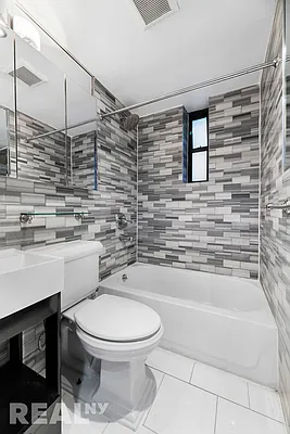 Rented by REAL New York | media 17