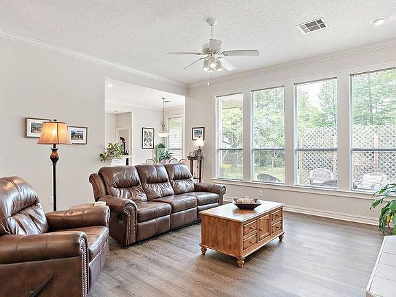 3rd image of 741 Navajo Dr
