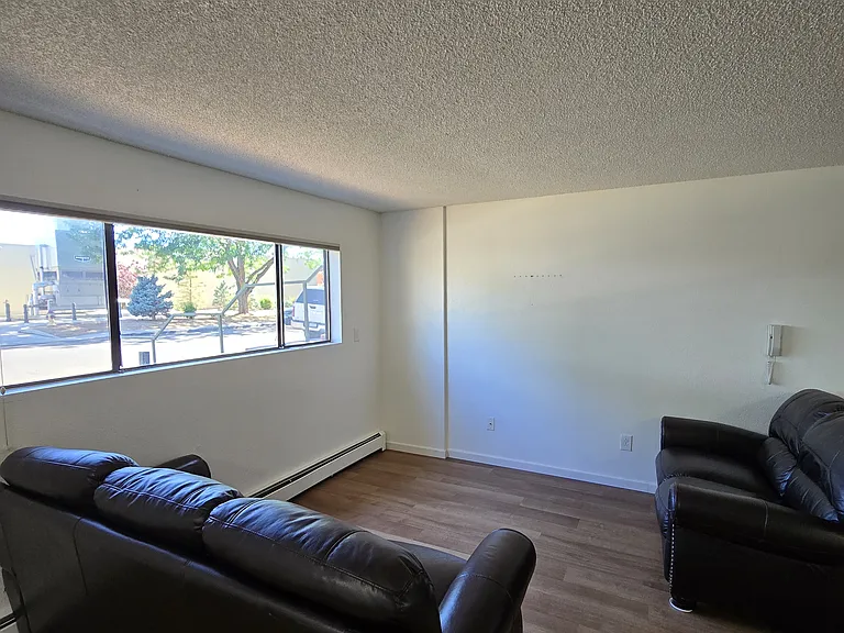 1140 Walnut Ave #1 — Photo 3