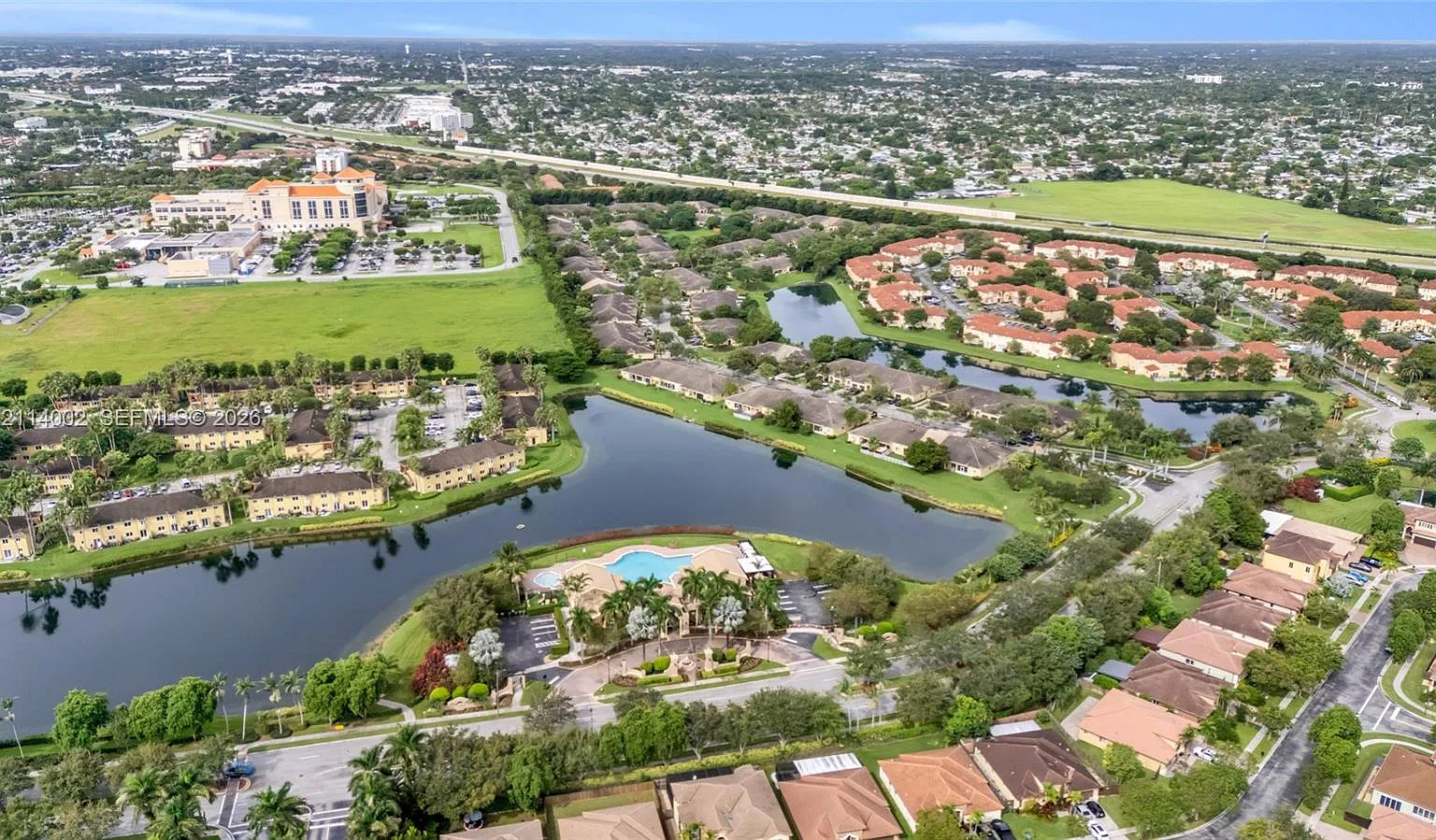 Villas At Carmel Condo No — Photo 3