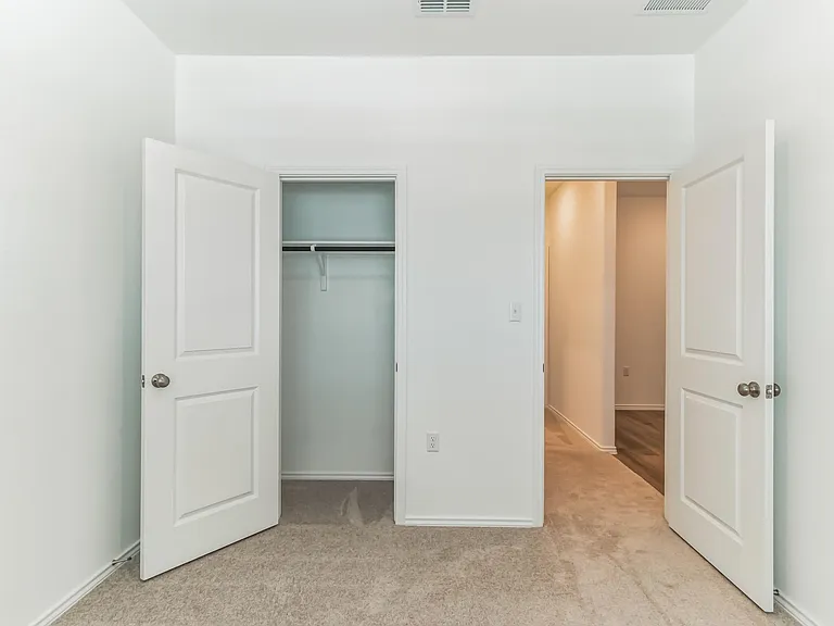 2808 Schwartz Ln — Photo 16
