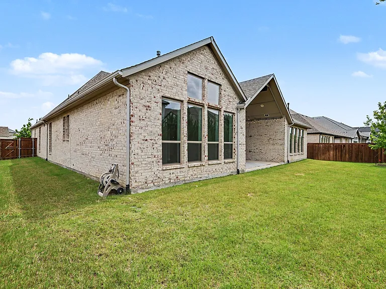 2200 Shady Hill Dr — Photo 15