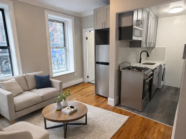 181 Havemeyer Street image 1 of 4