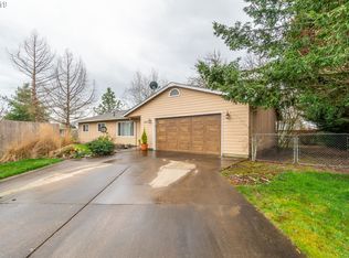 1044 SW Myrtle Ct, McMinnville, OR 97128