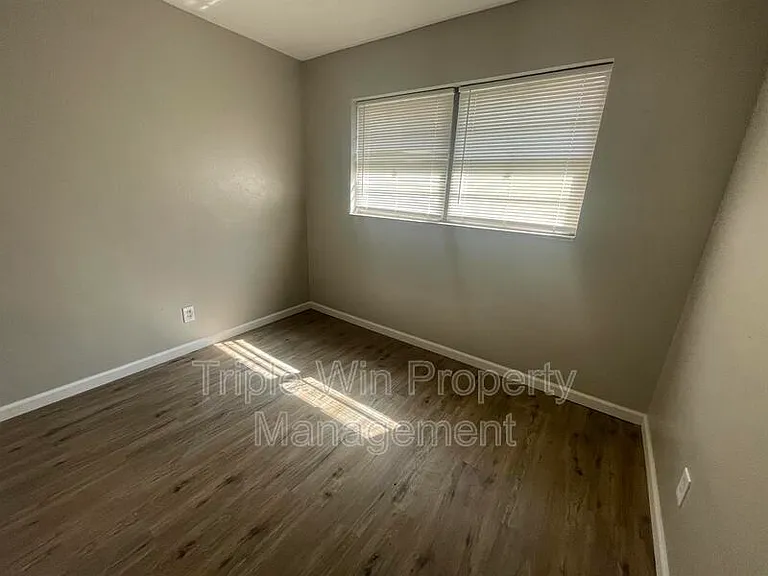 6918 Etzel Ave — Photo 16