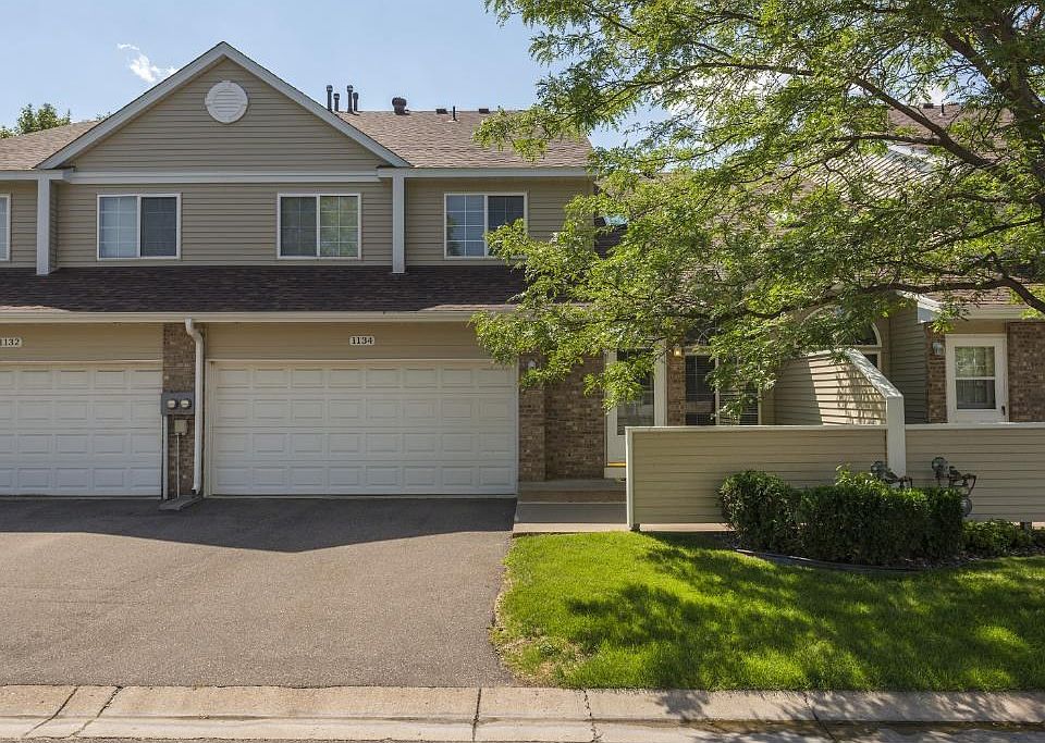 Carefree townhome living!  Great location for easy access to both Cities.