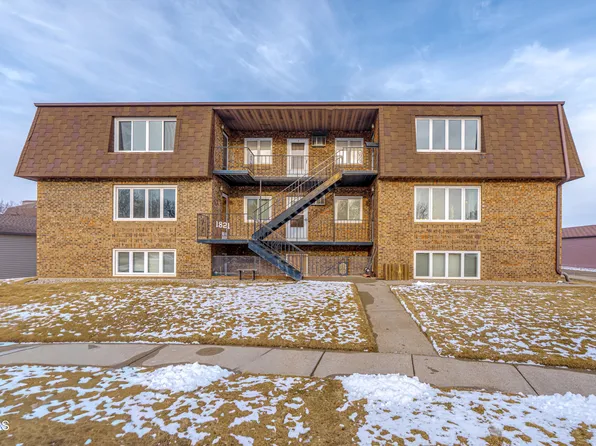 1821 S Grandview Ln APT 5, Bismarck, ND 58503