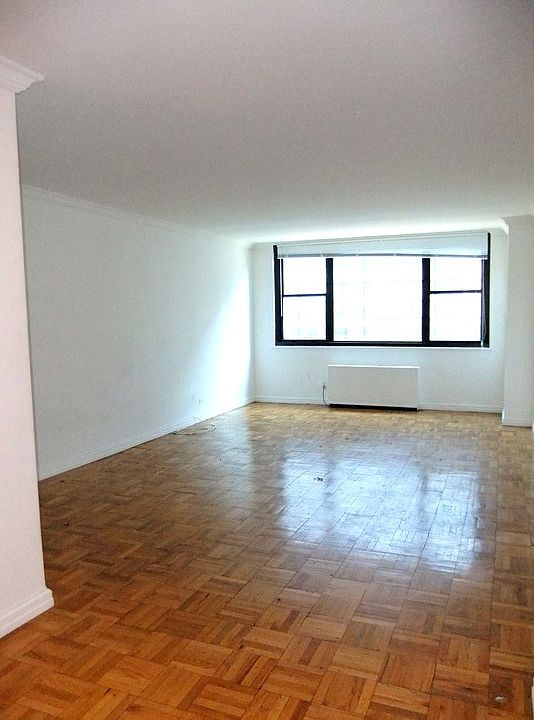 1st image of 330 W 58th St APT 07M