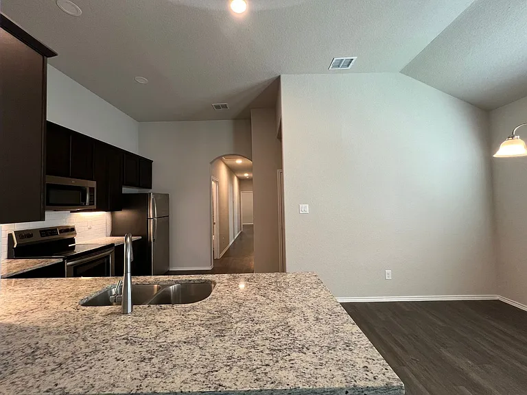 621 Ashers Pl — Photo 7