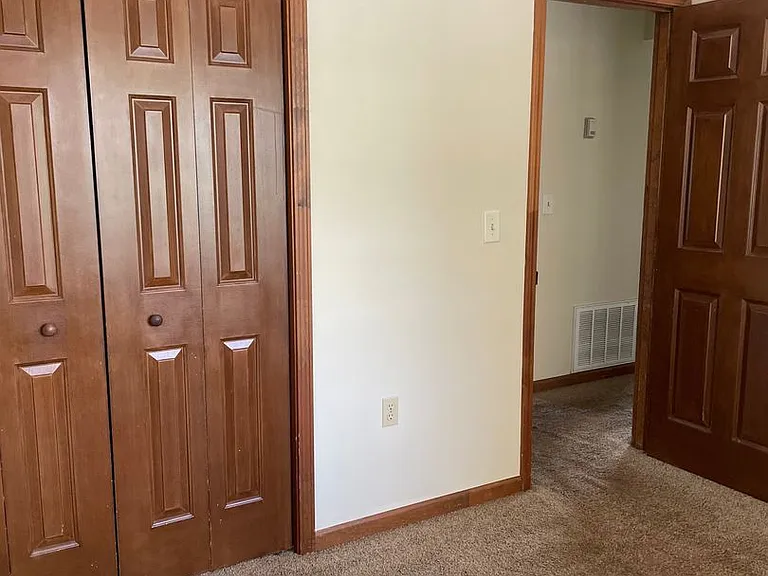 200 Maple Ave — Photo 19