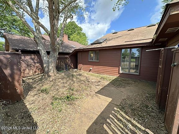 3rd image of 566 S Deerfield Dr