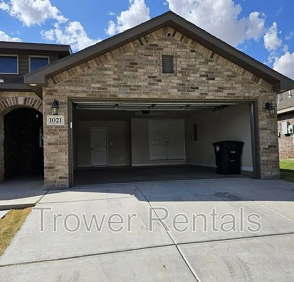 1021 E 90th Ct — Photo 26