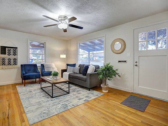 4th image of 2409 W Francis Ave
