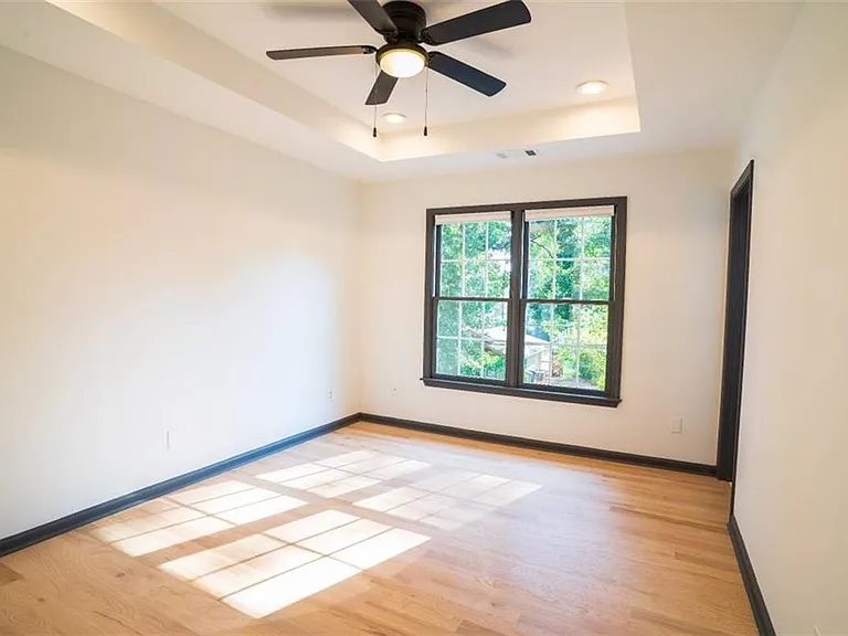 931 Fern Ave SE — Photo 10