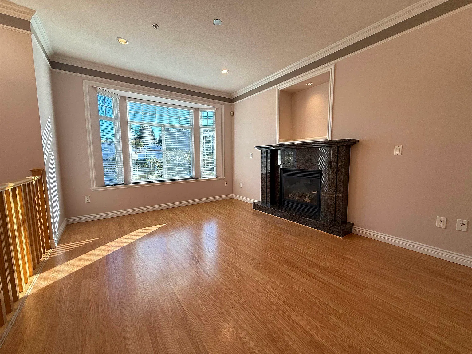 3 bed, 2148 sqft, $3,700 — Photo 2
