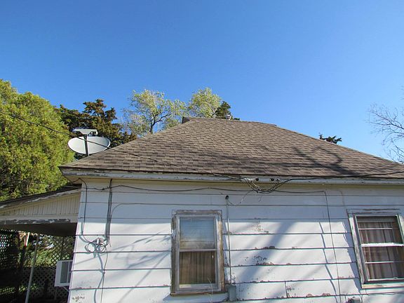 4th image of 304 N B St