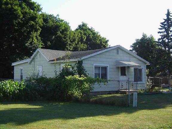 2nd image of 210 Meyers Ave