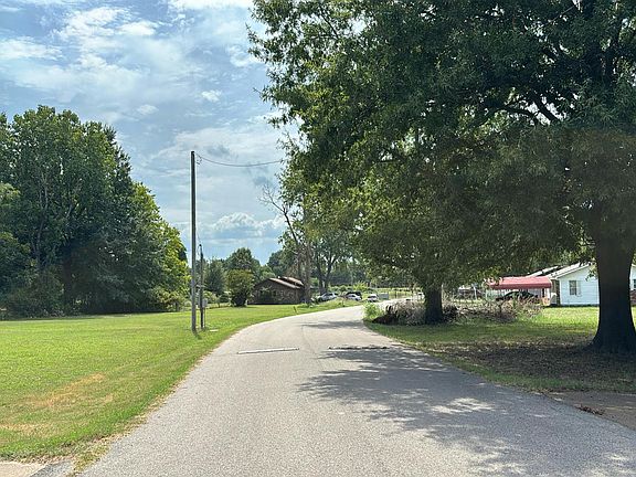 5th image of 1703 Heather Ln