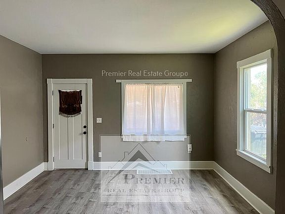 3rd image of 917 E Platte Ave #1