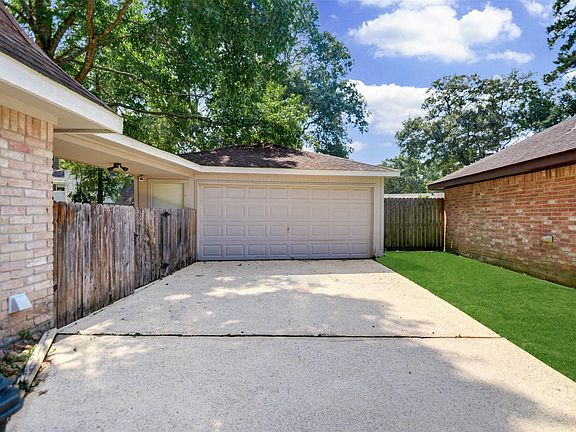 3rd image of 3726 Glenwood Springs Dr