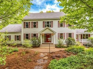 4 April Ln, Pepperell, MA 01463