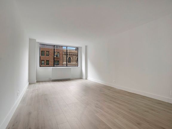 3rd image of 300 Mercer St APT 6L