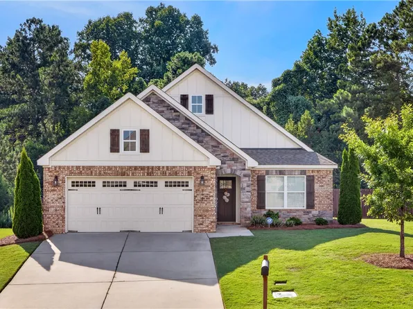 690 High Field Ct, Opelika, AL 36804