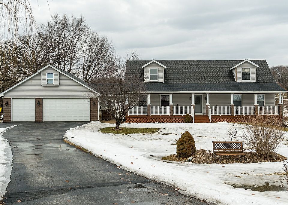1st image of 2024 River Oaks Ct NE