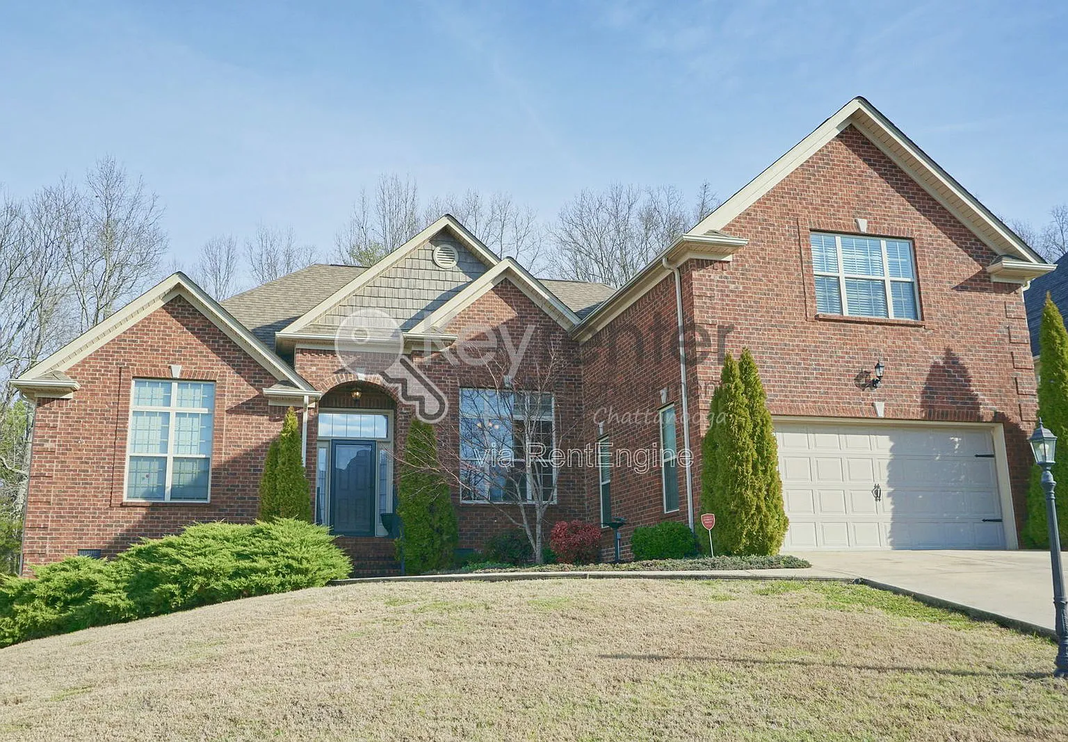 4 bed, 2.5 bath, 2519 sqft, $2,450 — Photo 1
