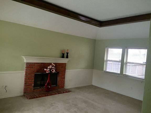 4th image of 3200 Overland Dr