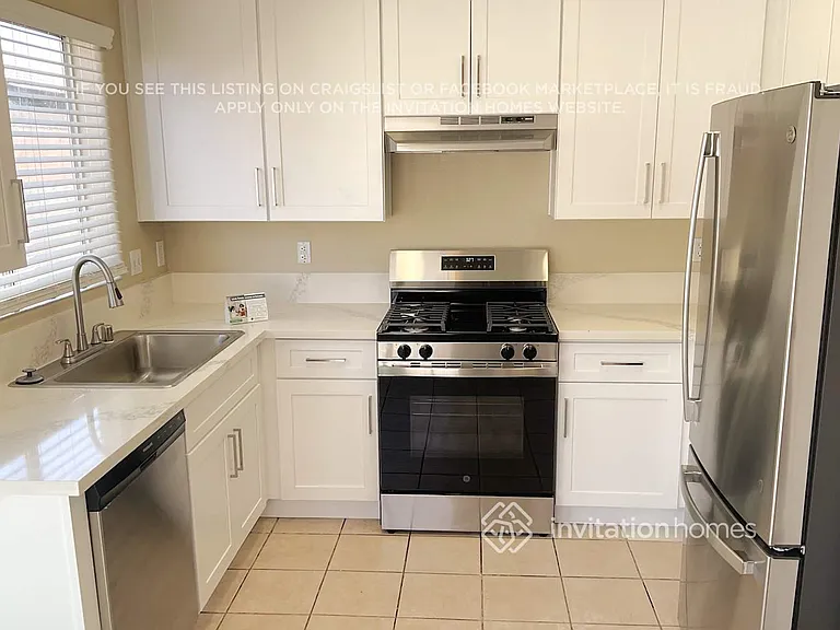 7009 Glass Slipper Ct — Photo 4
