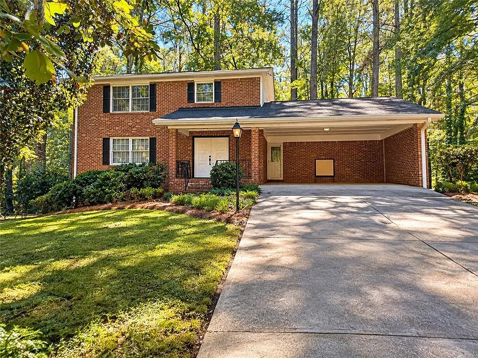 2878 Pine Valley Cir