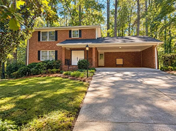 2878 Pine Valley Cir, East Pt, GA 30344