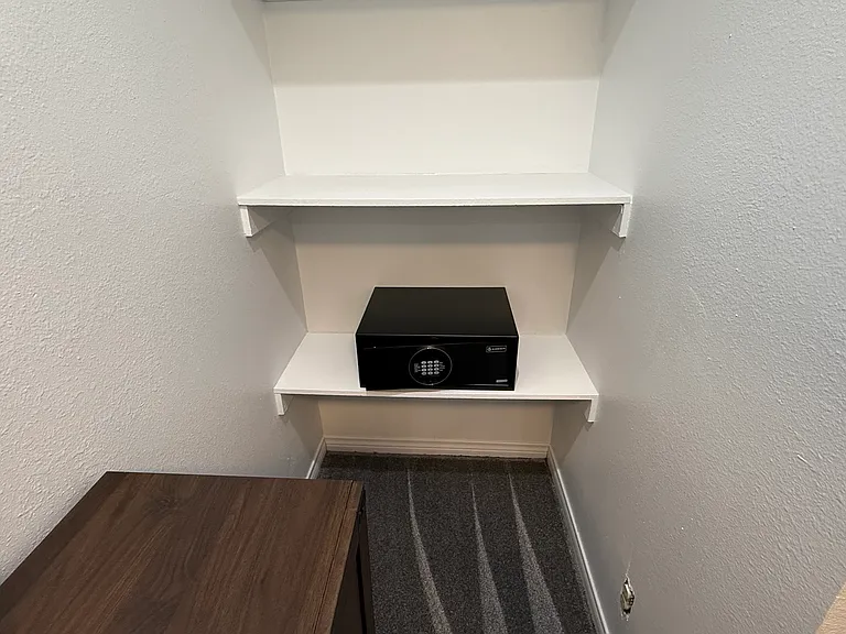 7820 Ventura Canyon Ave — Photo 18